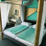 Themen Terrassen Cafe Szálloda Bad Münder am Deister