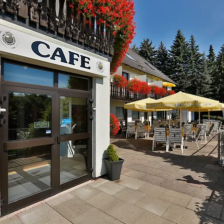 Themen Terrassen Cafe Szálloda Bad Münder am Deister