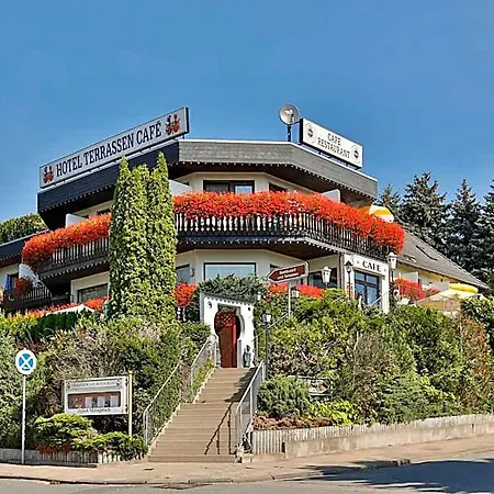 Отель Themen Terrassen Cafe Бад-Мюндер-ам-Дайстер
