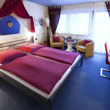 Отель Themen Terrassen Cafe 3*