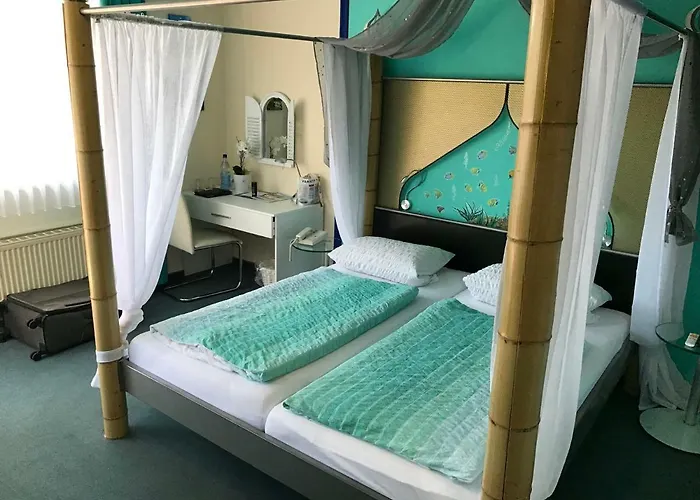 Themen Terrassen Cafe מלון באד מינדר אם דייסטר